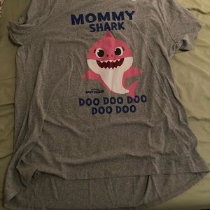 Baby shark Adult T-shirt xl